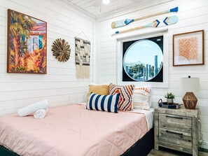 1 slaapkamer, een strijkplank/strijkijzer, reisbedje, wifi