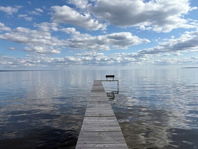 Brighton Beach Cottage with sandy shores on Lake Winnebago!