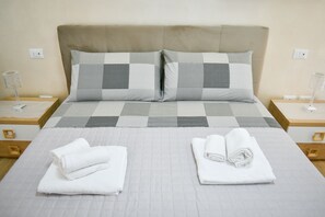 3 dormitorios, tabla de planchar con plancha, wifi gratis y ropa de cama