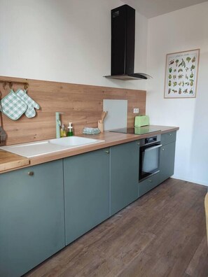 Fridge, microwave, oven, stovetop