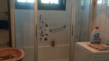 Shower, toilet paper