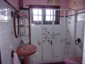Douche, papier toilette