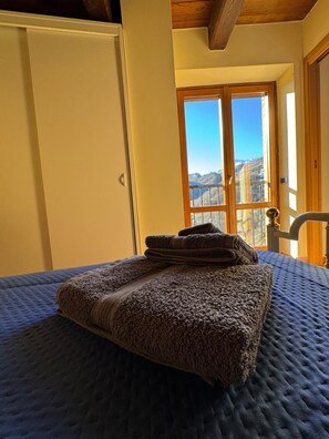 2 chambres, fer et planche Ă repasser, Wi-Fi gratuit, draps fournis