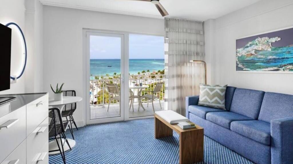 Smart-TV, DVD-spiller og bøker