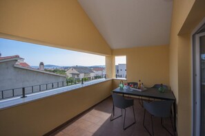 Apartment | Balcony - Modern and Cozy Apartment for 3 Guests (Sibenik)