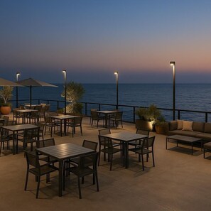 Terrace/patio - Middle Beach Hotel (Jounieh)