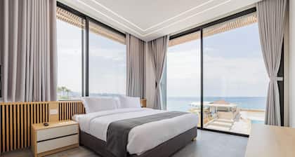 Middle Beach Hotel