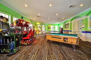 Game room - Spacious Family Home With Covered Private Pool and Spa (Kissimmee)
