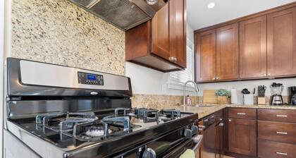 Universal Studio/ Burbank/LA Super Cute Home