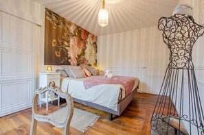 1 bedroom, travel cot, free WiFi