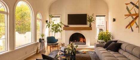 Smart TV, books, offices