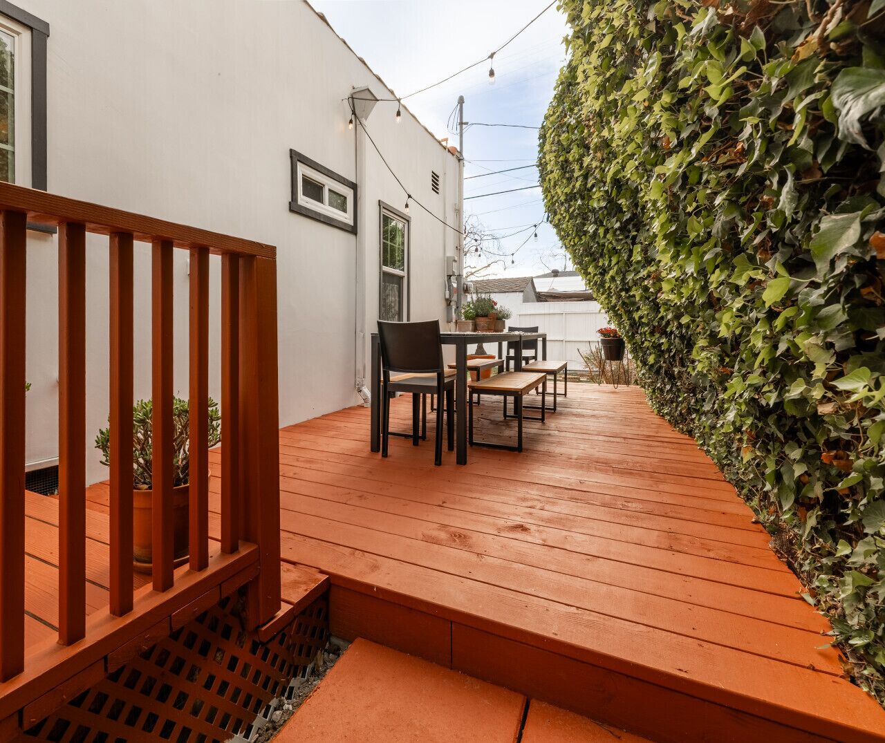 屋外ダイニングエリア