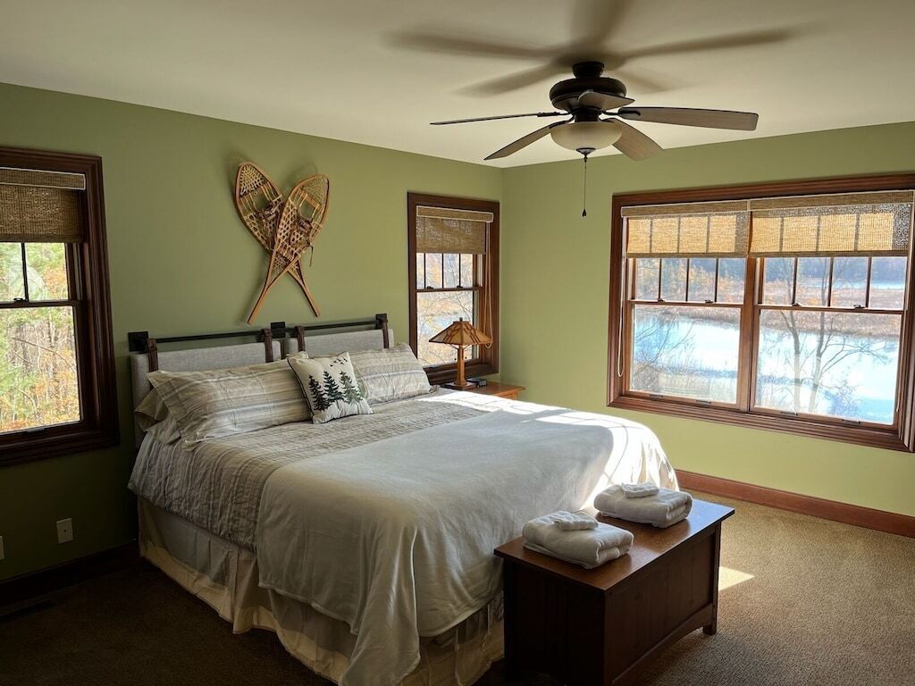 4 bedrooms, desk, iron/ironing board, free WiFi