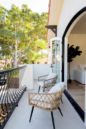 Terrace/patio - Bright and Stylish Weho Home (West Hollywood)