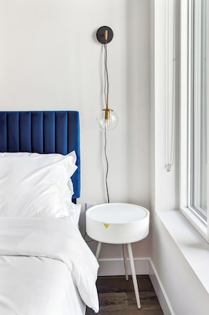 1 dormitori, planxa i posts de planxar, un bressol de viatge i wifi