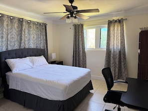 2 bedrooms, desk, iron/ironing board, free WiFi