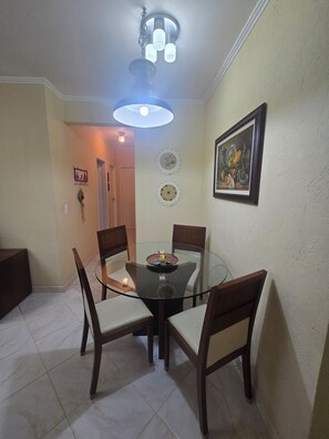 Dining - Cozy and Complete Apartment in Joinville - Rent by the Day (Costa e Silva Joinville)