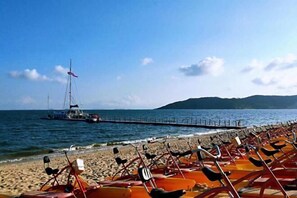 Gần bãi biển riêng, khăn tắm biển 