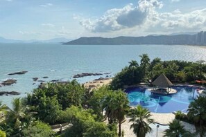 Outdoor pool - Genting Coast Resort Apartment (Huidong Country Garden Shili Yintan Branch) (Huidong)