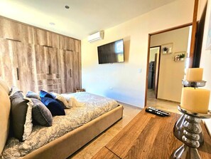 3 slaapkamers, een bureau, een strijkplank/strijkijzer, wifi