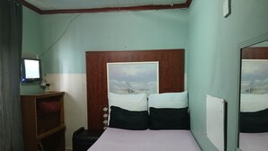 Iron/ironing board (on request), free WiFi - Valley Center guest house (Johannesburg)