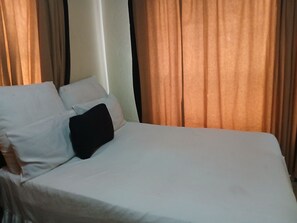 Iron/ironing board (on request), free WiFi - Valley Center guest house (Johannesburg)