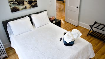 2 chambres, coffres-forts dans les chambres, fer et planche à repasser