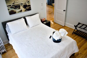 2 bedrooms, in-room safe, iron/ironing board, WiFi