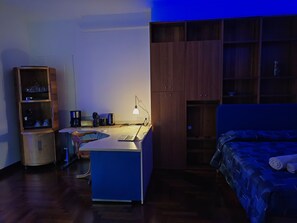 1 chambre, bureau, Wi-Fi gratuit, draps fournis