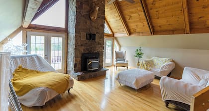 Mountain Peak Retreat - Pool - Hot Tub