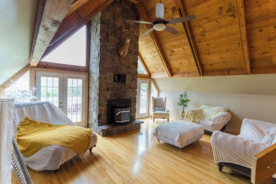 Mountain Peak Retreat - Pool - Hot Tub