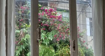 Discover the charm of staying at Casa 11, in the heart of Leme/Copacabana!!!