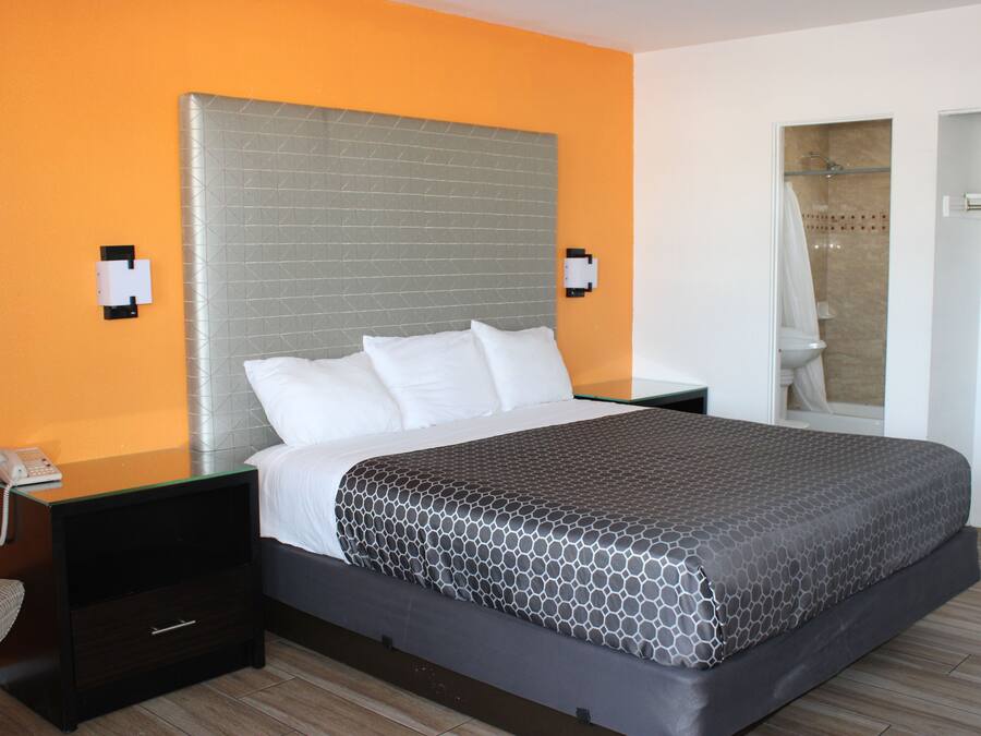 Basic Single Room, Non Smoking, Air conditioning | Iron/ironing board, free WiFi