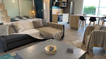 Smart-tv, een dvd-speler en boeken