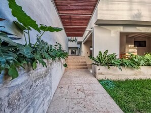 Comfort Room | Free WiFi, bed sheets - CASA ULA - Code Access Entry (Cancun)