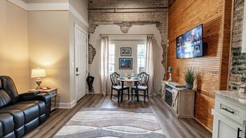 Smart TV, fireplace, books