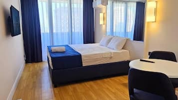Căn hộ, 1 giường cỡ king, ban công, quang cảnh biển | Bàn ủi/dụng cụ ủi quần áo, truy cập Internet không dây miễn phí