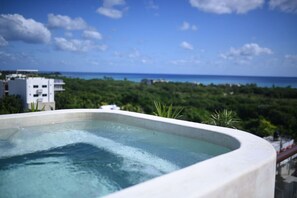 Bain à remous extérieur