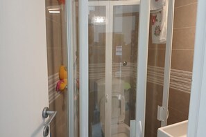 Shower, towels