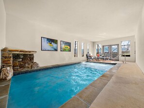 屋内プール、温水プール