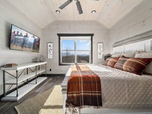 4 bedrooms, desk, free WiFi, bed sheets - Million $ View|Theater|Games|Pool Table|Indr Pool (Sevierville)