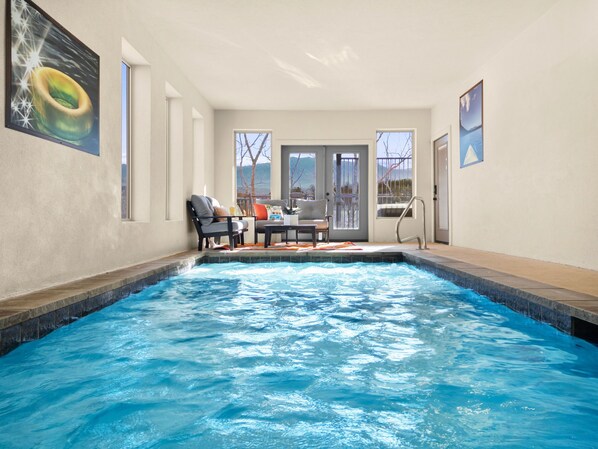 屋内プール、温水プール