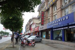 Unclassified image, 2 of 14, button - Super 8 Hotel (Shanghai Songjiang Xinqiao) (Shanghai)