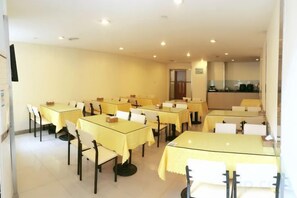Dining - Super 8 Hotel (Shanghai Songjiang Xinqiao) (Shanghai)