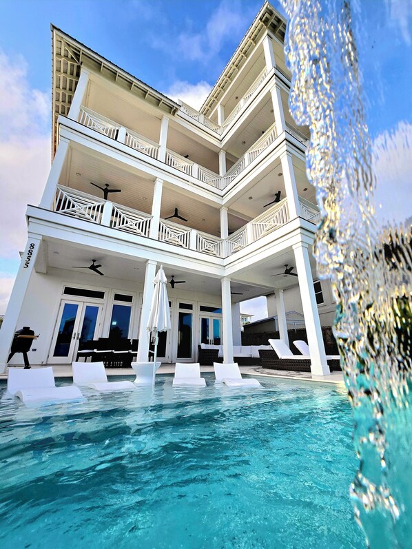 Piscine extérieure, piscine chauffée