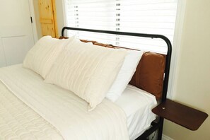 2 bedrooms, WiFi, bed sheets - 2-bedroom house in peaceful Hilham with WiFi, AC (Hilham)