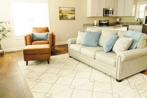 Smart TV, fireplace - 2-bedroom house in peaceful Hilham with WiFi, AC (Hilham)