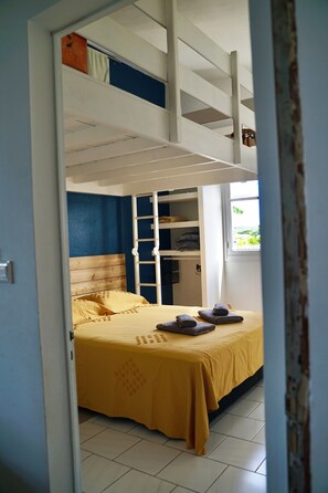 4 bedrooms, iron/ironing board, travel cot, WiFi - Villa Acacias, Villa Acacias, piscine et vue panoramique (L'Étang-Salé)