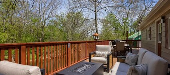 Riverbank Lodge |Waterfront Stay Near Lancaster