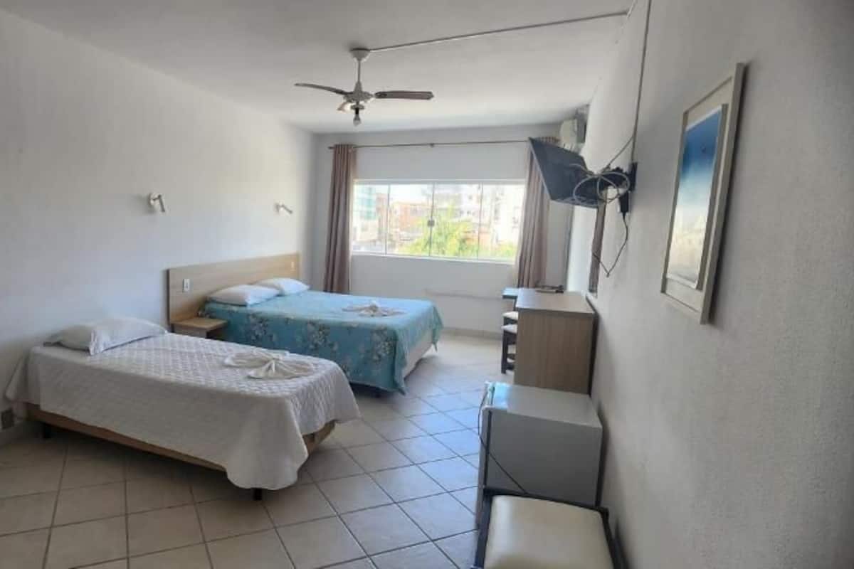 Chambre Triple Supérieure | 1 chambre, minibar, rideaux occultants, Wi-Fi gratuit